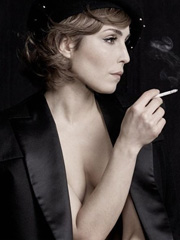 Noomi Rapace nude .
